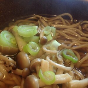 鶏としめじのあったかお蕎麦